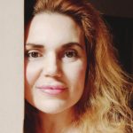 Simonetta Caminiti arriva in libreria con Il Bacio: “I romanzi di formazione? La più dolce delle vitamine”