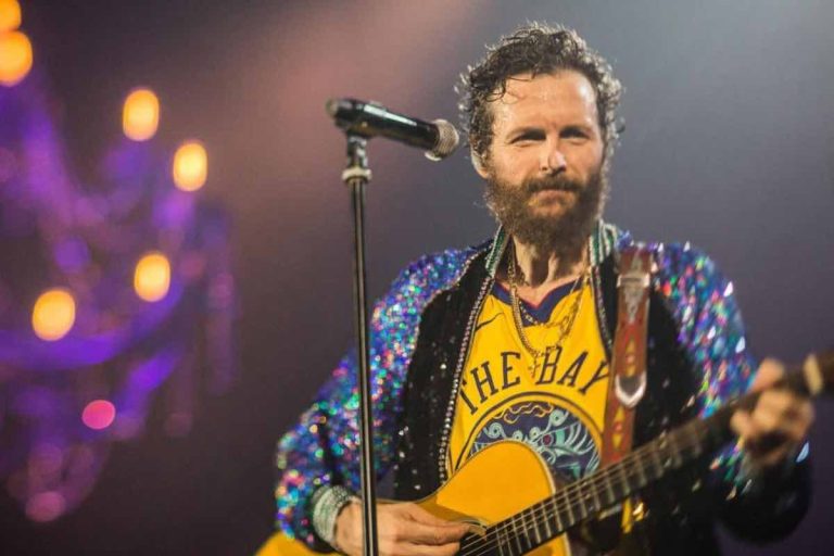 A chi è dedicata "A te" di Jovanotti: il pubblico dell'Ariston in