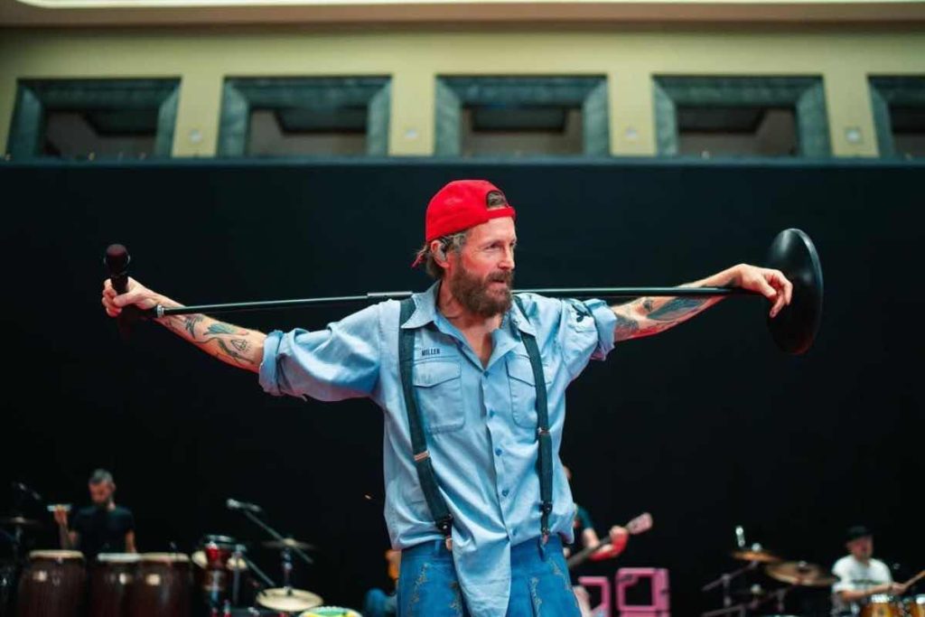 A chi è dedicata "A te" di Jovanotti: il pubblico dell'Ariston in