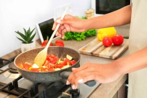attenzione cuciniamo così ma rendiamo cibo tossico