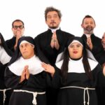 “Visto da vicino nessuno è normale”: Paolo Ruffini e il teatro (straordinario) della Mayor Von Frinzius. Il regista Giannini: “La malattia mentale è della società che non la sa riconoscere”